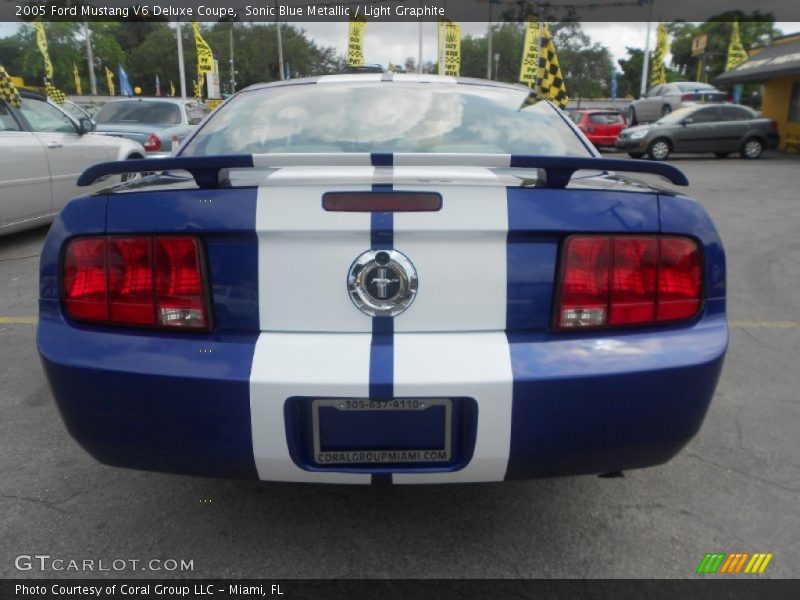 Sonic Blue Metallic / Light Graphite 2005 Ford Mustang V6 Deluxe Coupe