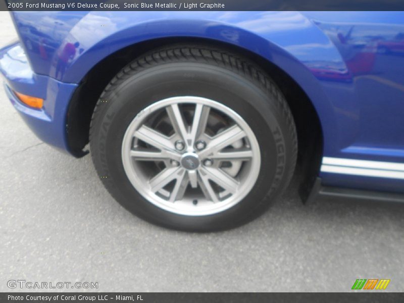 Sonic Blue Metallic / Light Graphite 2005 Ford Mustang V6 Deluxe Coupe