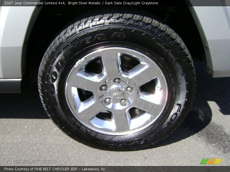 Bright Silver Metallic / Dark Slate Gray/Light Graystone 2007 Jeep Commander Limited 4x4