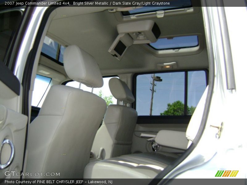 Bright Silver Metallic / Dark Slate Gray/Light Graystone 2007 Jeep Commander Limited 4x4