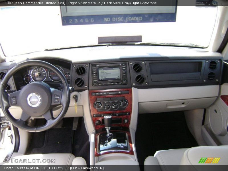 Bright Silver Metallic / Dark Slate Gray/Light Graystone 2007 Jeep Commander Limited 4x4
