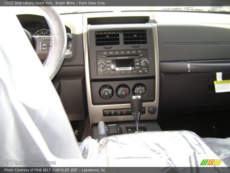 Bright White / Dark Slate Gray 2012 Jeep Liberty Sport 4x4