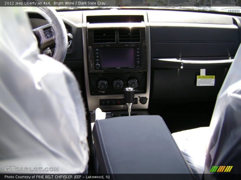 Bright White / Dark Slate Gray 2012 Jeep Liberty Jet 4x4