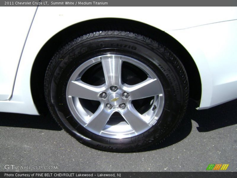 Summit White / Medium Titanium 2011 Chevrolet Cruze LT