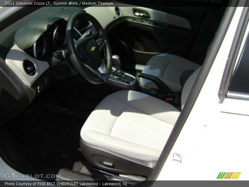 Summit White / Medium Titanium 2011 Chevrolet Cruze LT