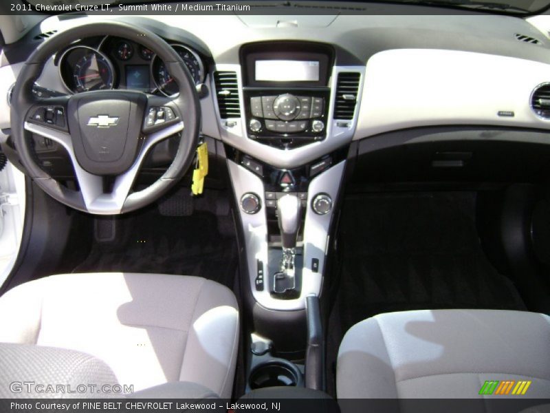 Summit White / Medium Titanium 2011 Chevrolet Cruze LT