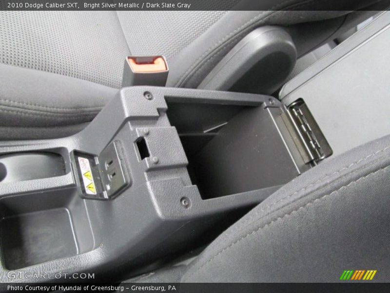 Bright Silver Metallic / Dark Slate Gray 2010 Dodge Caliber SXT