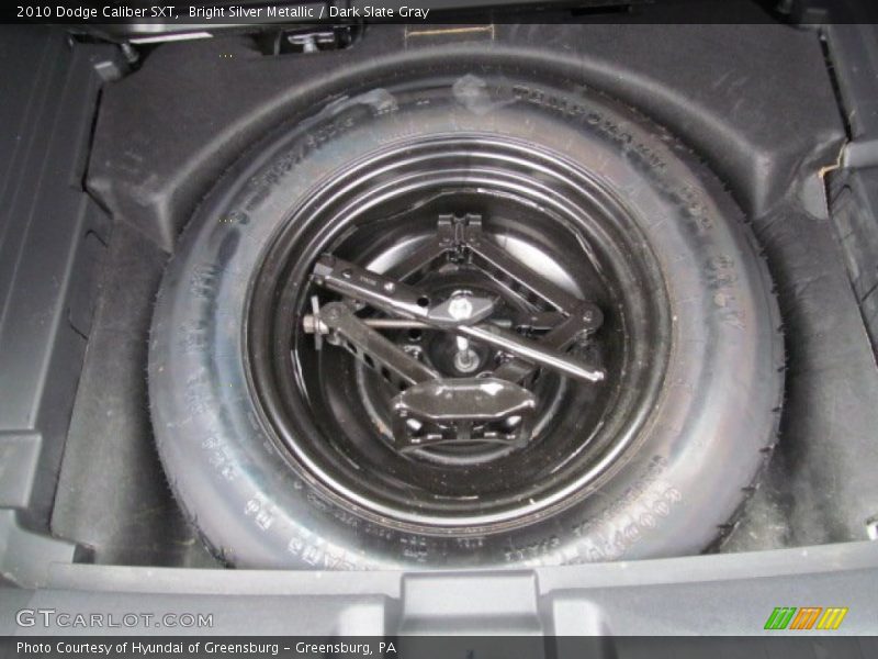 Bright Silver Metallic / Dark Slate Gray 2010 Dodge Caliber SXT