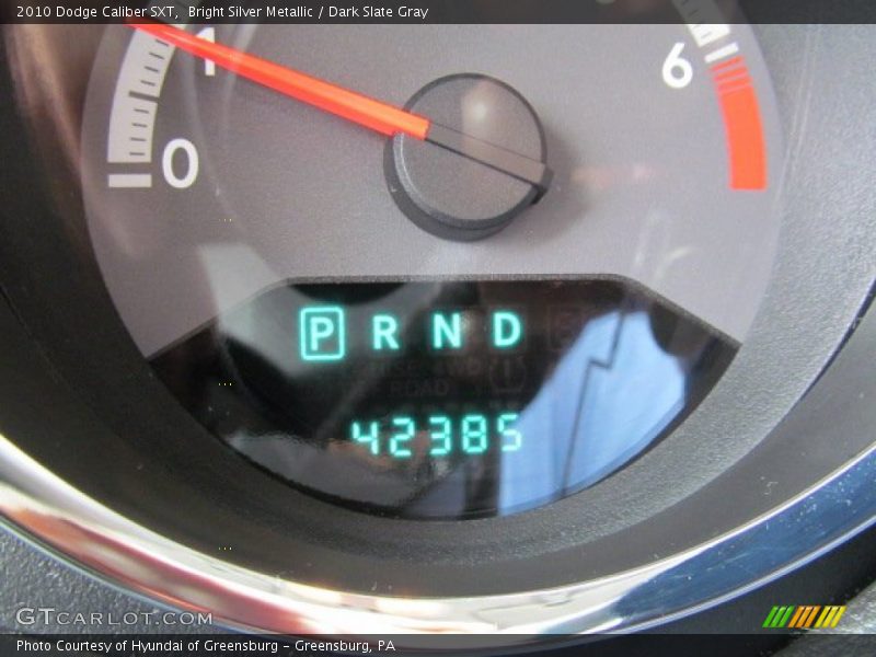 Bright Silver Metallic / Dark Slate Gray 2010 Dodge Caliber SXT