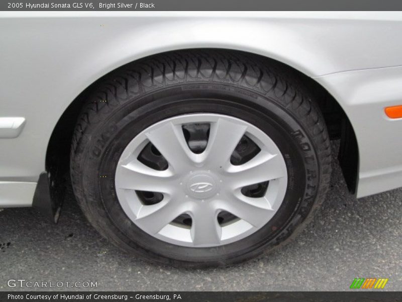 Bright Silver / Black 2005 Hyundai Sonata GLS V6