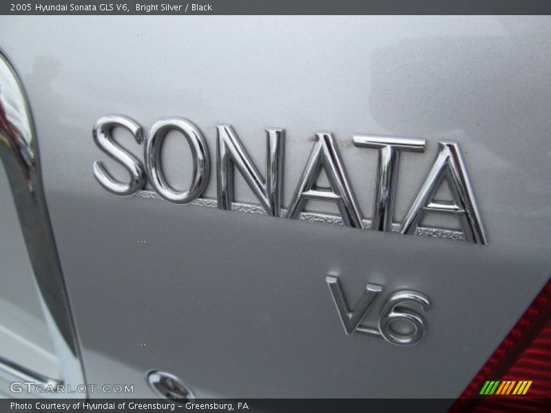 Bright Silver / Black 2005 Hyundai Sonata GLS V6