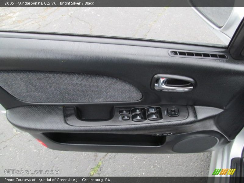 Bright Silver / Black 2005 Hyundai Sonata GLS V6