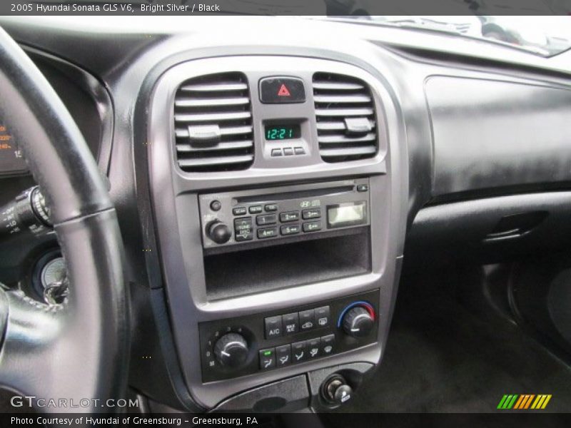 Bright Silver / Black 2005 Hyundai Sonata GLS V6