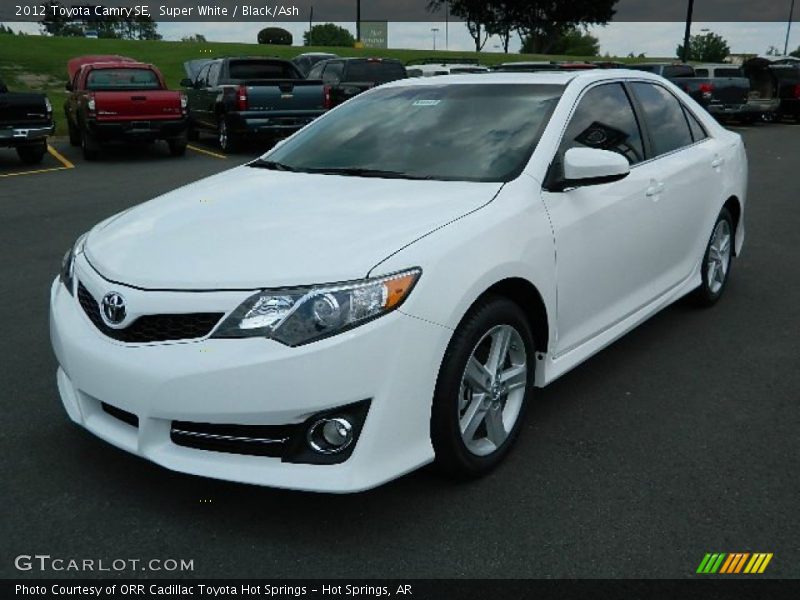 Super White / Black/Ash 2012 Toyota Camry SE