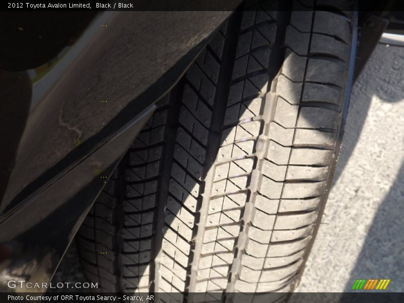 Black / Black 2012 Toyota Avalon Limited
