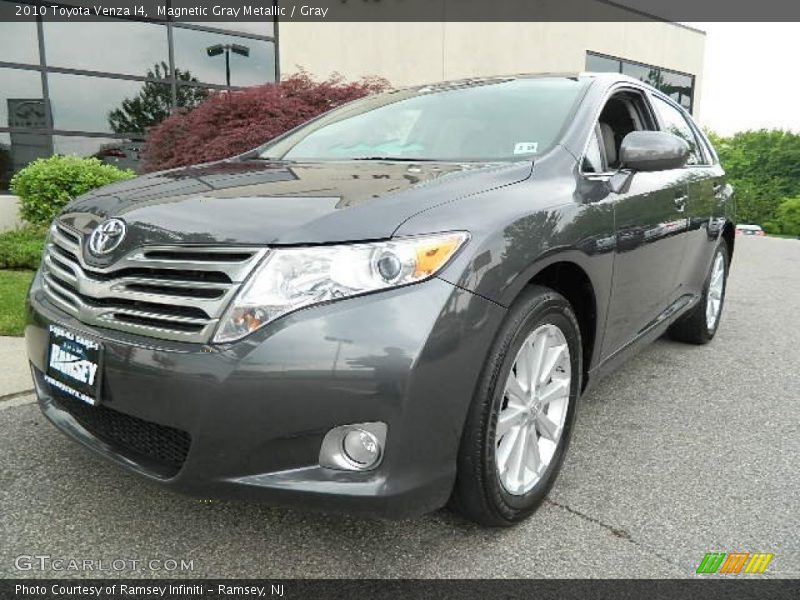 Magnetic Gray Metallic / Gray 2010 Toyota Venza I4