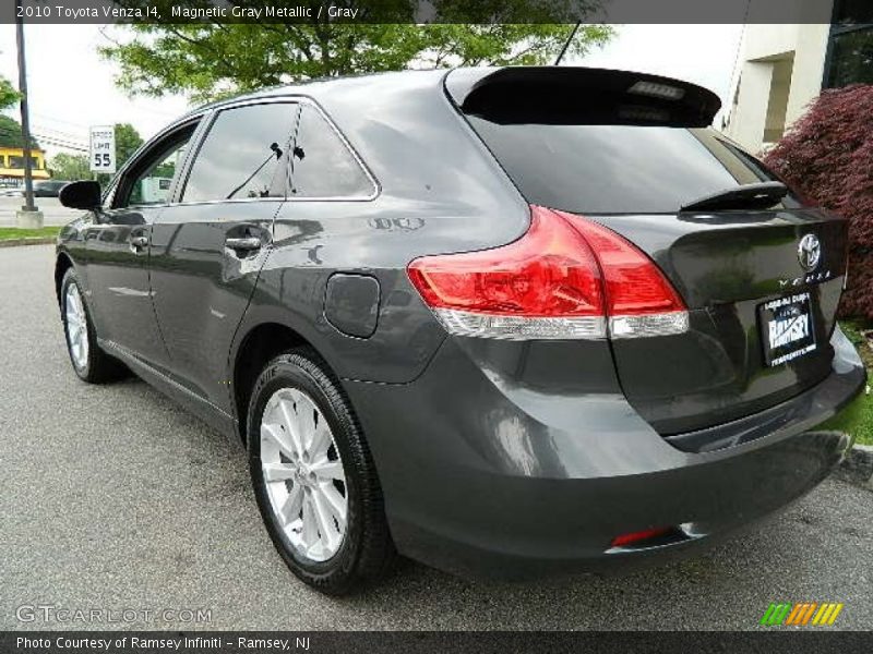 Magnetic Gray Metallic / Gray 2010 Toyota Venza I4