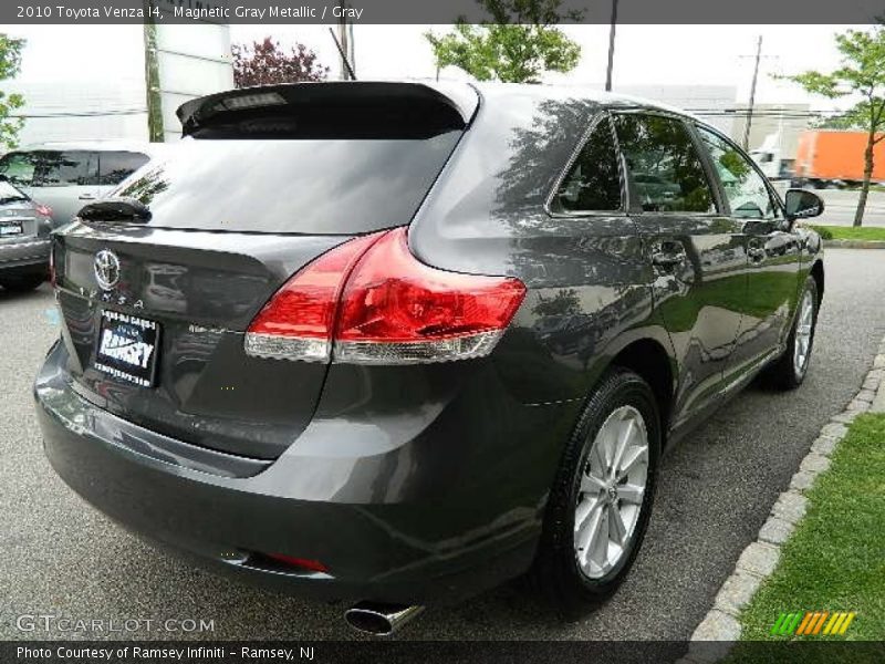 Magnetic Gray Metallic / Gray 2010 Toyota Venza I4
