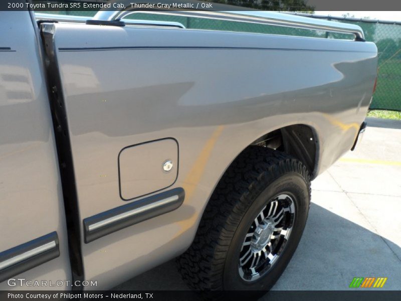 Thunder Gray Metallic / Oak 2000 Toyota Tundra SR5 Extended Cab