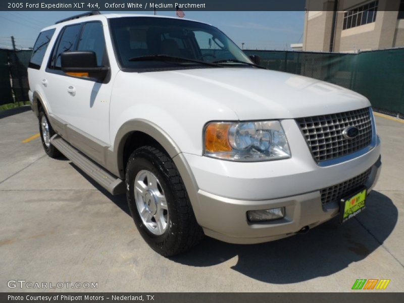 Oxford White / Medium Parchment 2005 Ford Expedition XLT 4x4