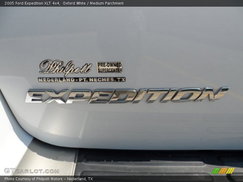 Oxford White / Medium Parchment 2005 Ford Expedition XLT 4x4