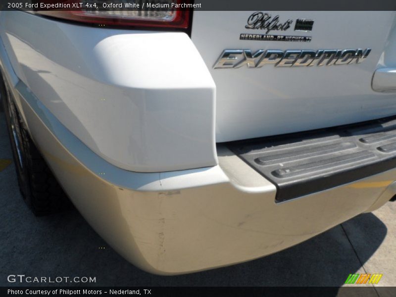 Oxford White / Medium Parchment 2005 Ford Expedition XLT 4x4