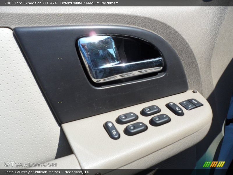 Oxford White / Medium Parchment 2005 Ford Expedition XLT 4x4