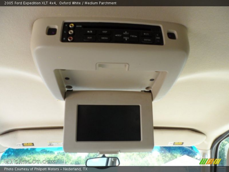 Oxford White / Medium Parchment 2005 Ford Expedition XLT 4x4