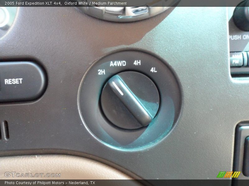 Controls of 2005 Expedition XLT 4x4
