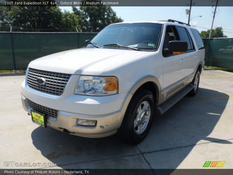Oxford White / Medium Parchment 2005 Ford Expedition XLT 4x4
