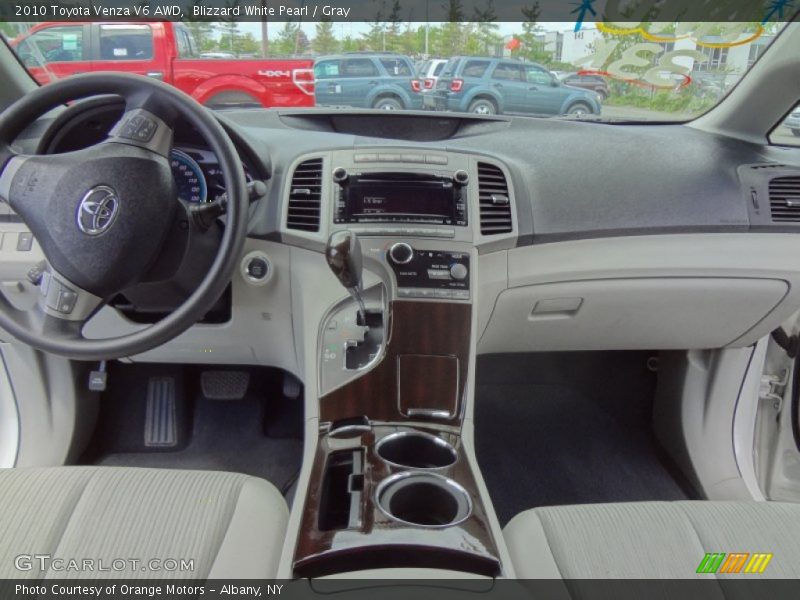 Blizzard White Pearl / Gray 2010 Toyota Venza V6 AWD