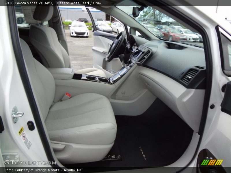 Blizzard White Pearl / Gray 2010 Toyota Venza V6 AWD