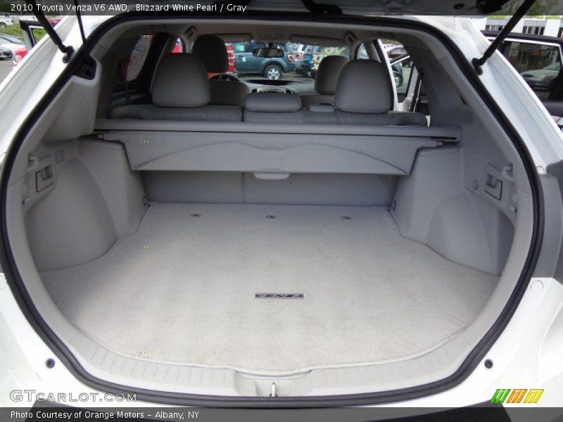 Blizzard White Pearl / Gray 2010 Toyota Venza V6 AWD