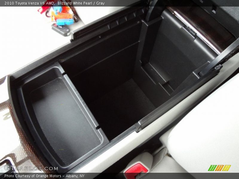 Blizzard White Pearl / Gray 2010 Toyota Venza V6 AWD
