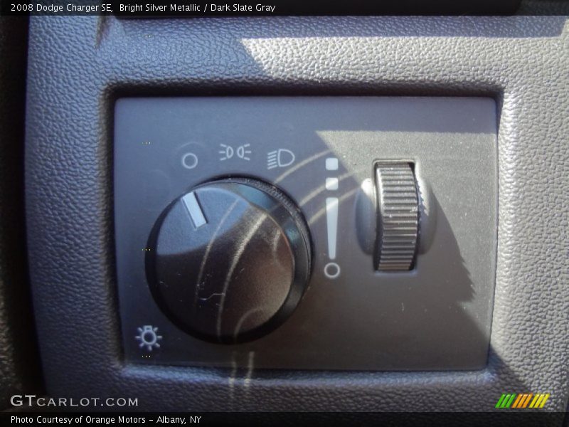 Bright Silver Metallic / Dark Slate Gray 2008 Dodge Charger SE