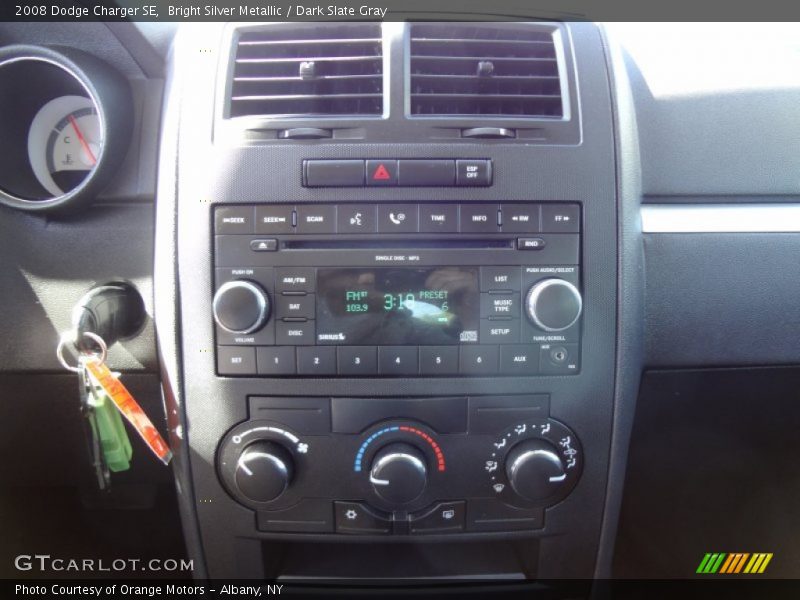 Bright Silver Metallic / Dark Slate Gray 2008 Dodge Charger SE