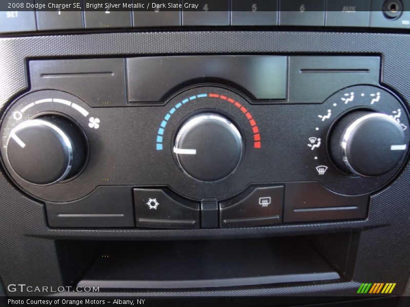 Bright Silver Metallic / Dark Slate Gray 2008 Dodge Charger SE