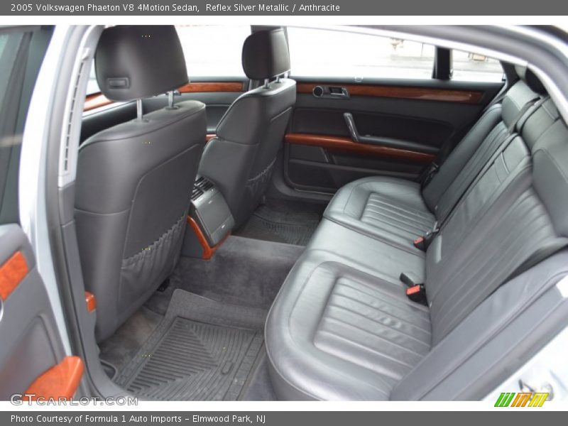  2005 Phaeton V8 4Motion Sedan Anthracite Interior