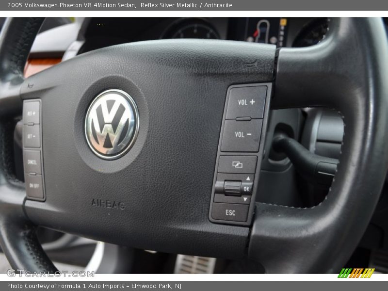 Controls of 2005 Phaeton V8 4Motion Sedan