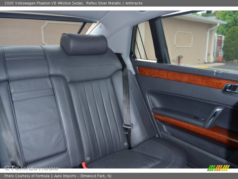 Reflex Silver Metallic / Anthracite 2005 Volkswagen Phaeton V8 4Motion Sedan