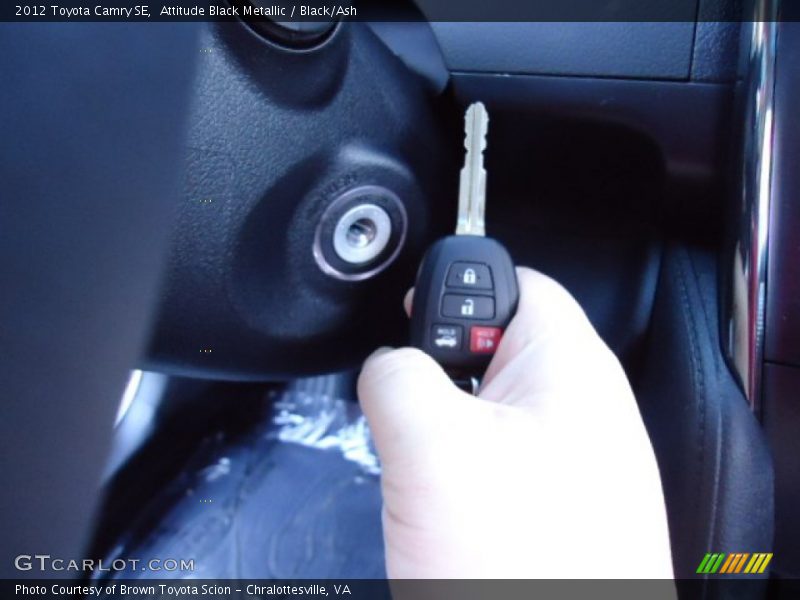 Attitude Black Metallic / Black/Ash 2012 Toyota Camry SE