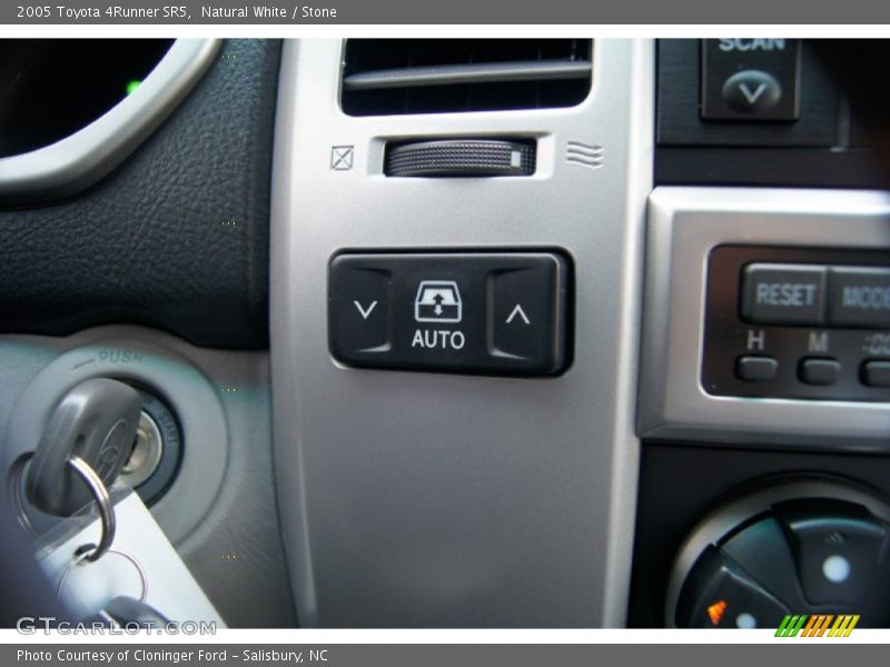 Natural White / Stone 2005 Toyota 4Runner SR5