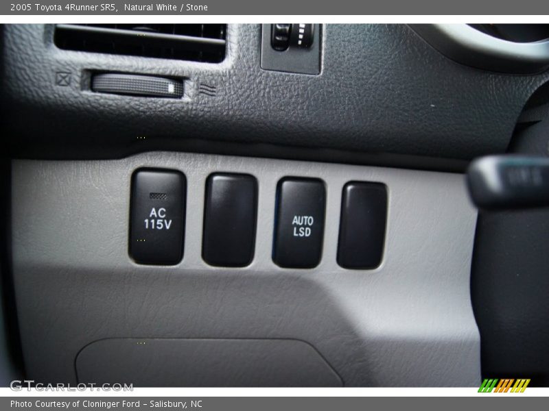 Natural White / Stone 2005 Toyota 4Runner SR5