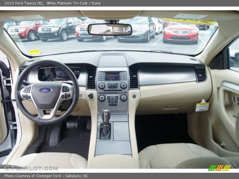 White Platinum Tri-Coat / Dune 2013 Ford Taurus SEL