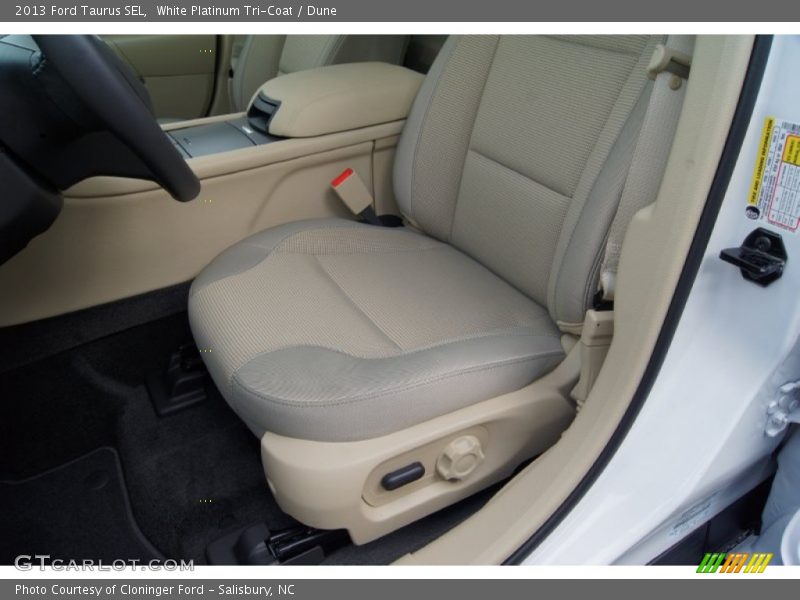 White Platinum Tri-Coat / Dune 2013 Ford Taurus SEL
