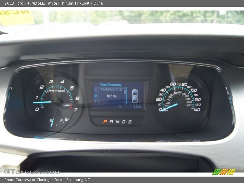 White Platinum Tri-Coat / Dune 2013 Ford Taurus SEL
