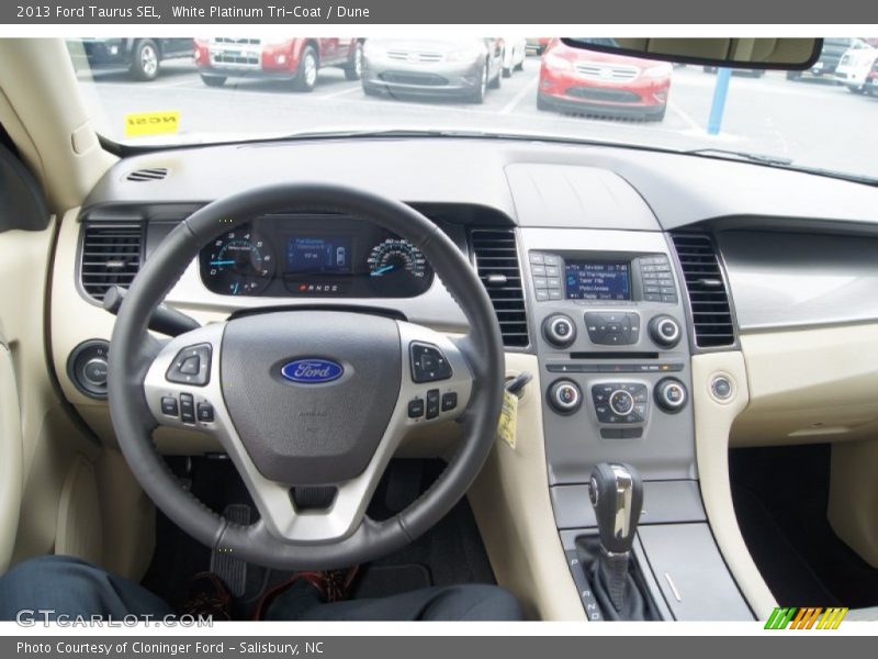 White Platinum Tri-Coat / Dune 2013 Ford Taurus SEL