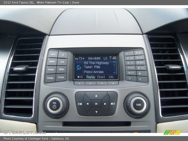 White Platinum Tri-Coat / Dune 2013 Ford Taurus SEL