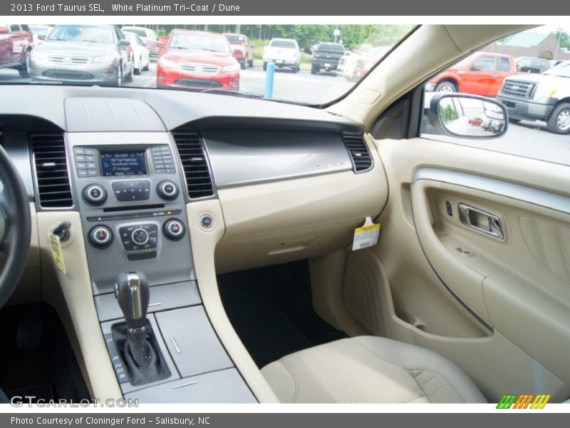 White Platinum Tri-Coat / Dune 2013 Ford Taurus SEL