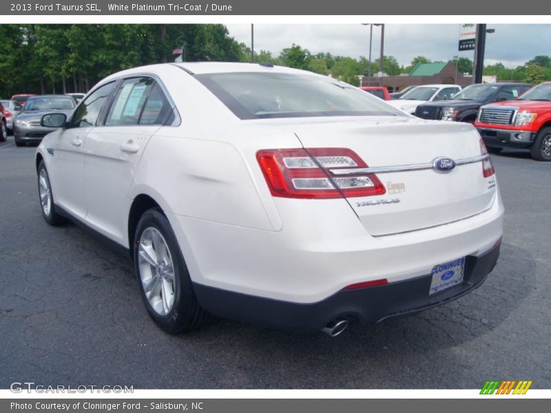 White Platinum Tri-Coat / Dune 2013 Ford Taurus SEL